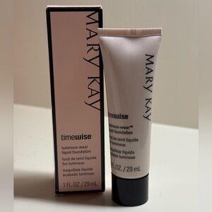 Mary Kay TimeWise Luminous wear liquid foundation - Ivory 5
038701